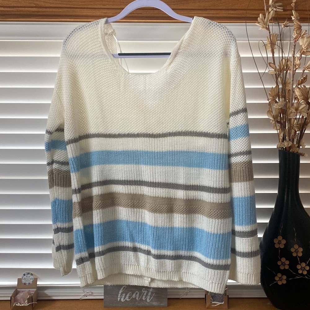 Angel Kiss women’s sweater, size large